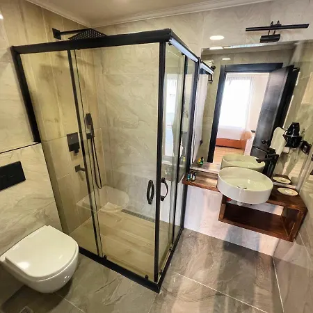 Oji Boutique Hotel *
